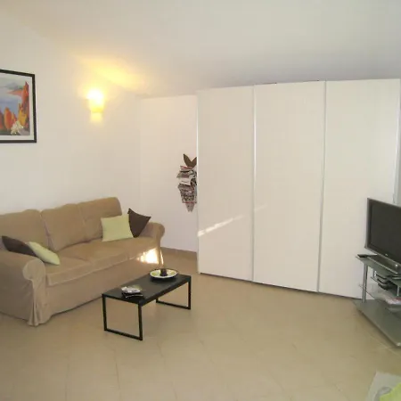 Сasa de vacaciones House With 2 Bedrooms In With Enclosed Garden And Wifi 50 M From The Borgo (Corsica)